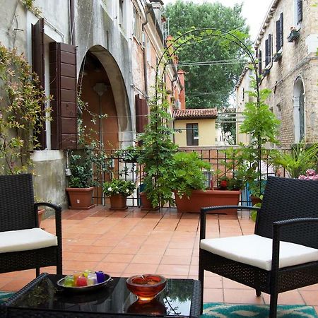 Marinaressa Biennale Terrazza Apartment Venesia Bagian luar foto
