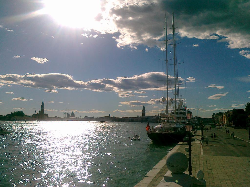 Marinaressa Biennale Terrazza Apartment Venesia Bagian luar foto