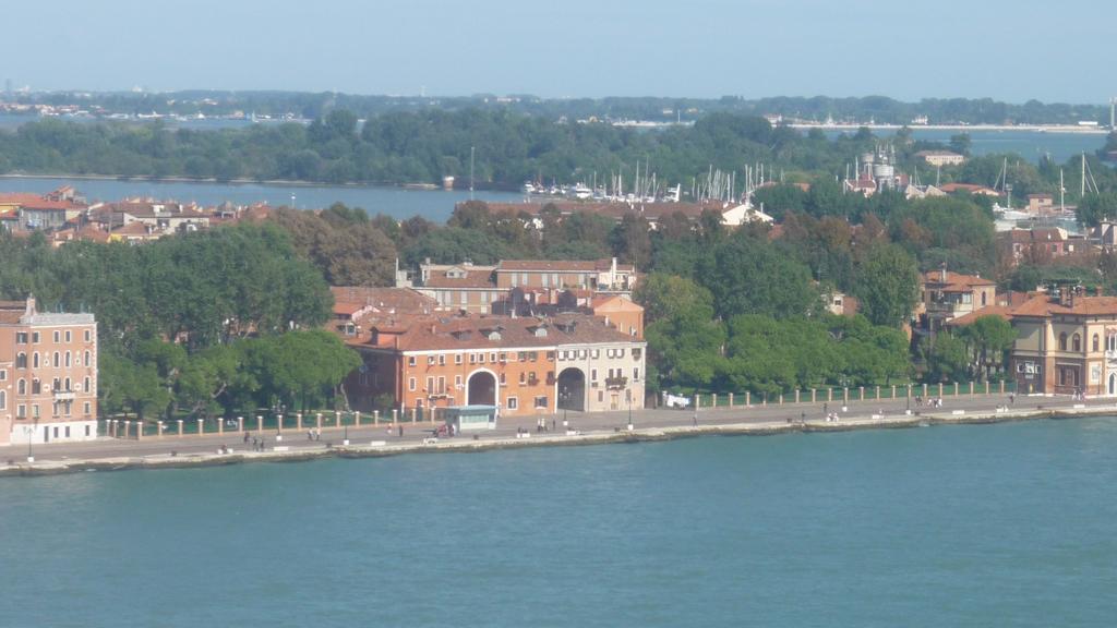 Marinaressa Biennale Terrazza Apartment Venesia Bagian luar foto